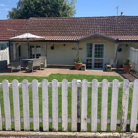 Woodpecker Cottage At Frog Trotters Cottages Hartpury Exterior foto