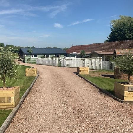 Woodpecker Cottage At Frog Trotters Cottages Hartpury Exterior foto