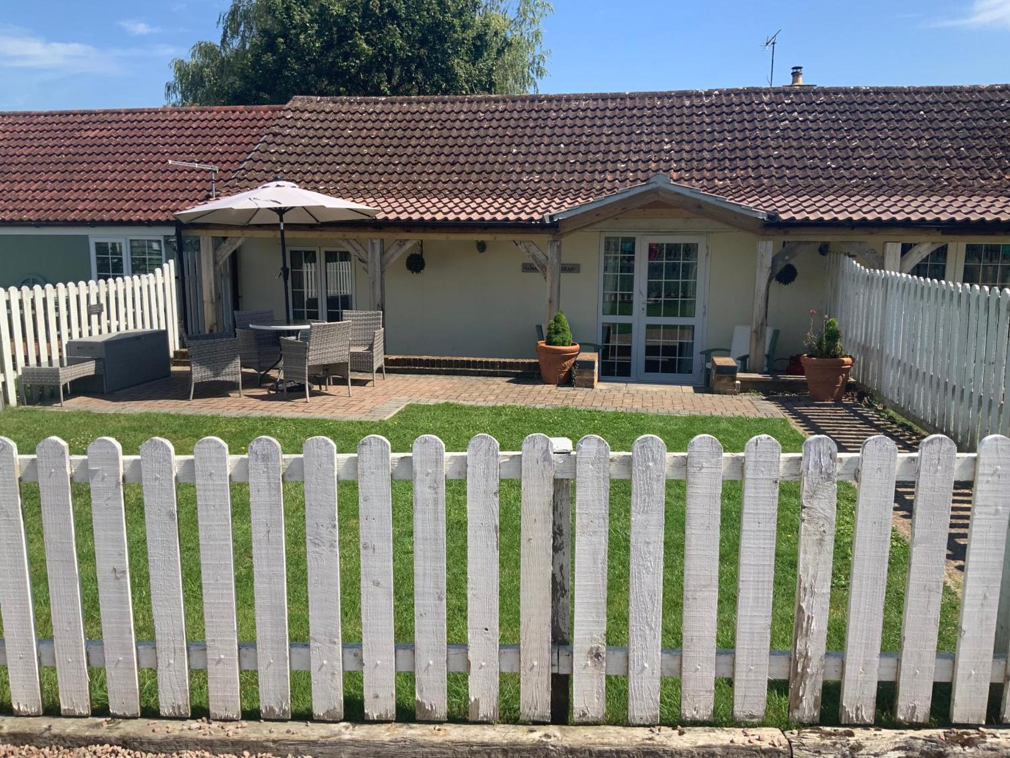 Woodpecker Cottage At Frog Trotters Cottages Hartpury Exterior foto