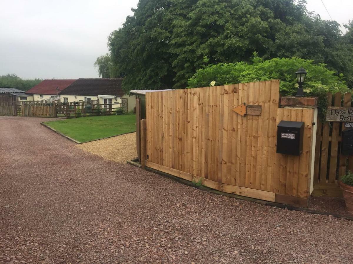 Woodpecker Cottage At Frog Trotters Cottages Hartpury Exterior foto